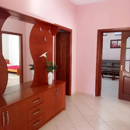 Eli's Sarande